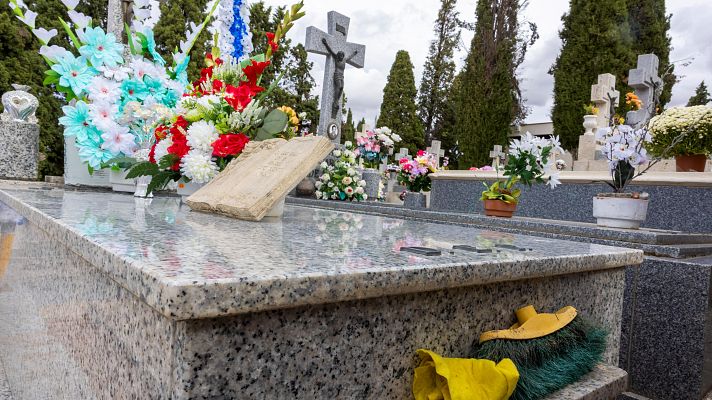 Telediario Fin de Semana - Cementerios arrasados por los incendios