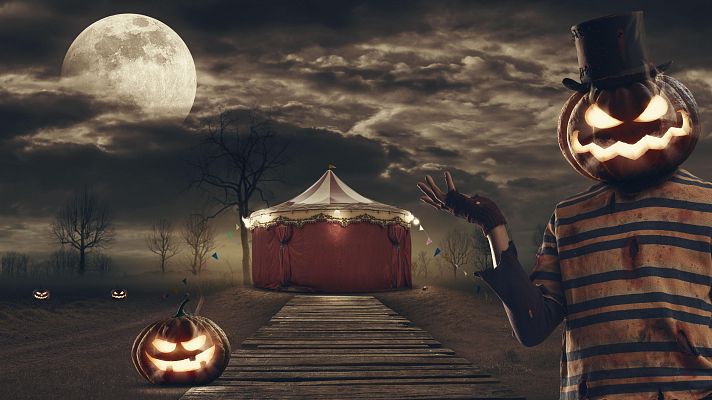 Telediario Fin de Semana - Un día con Michael Mariscal, actor en el pasaje del terror del Parque Warner