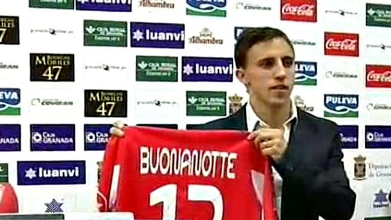 El Granada CF ha hecho oficial este jueves el fichaje del  mediapunta argentino Diego Mario Buonanotte, procedente del Málaga,  por lo que resta de temporada y cuatro más. Buonanotte, de 24 años, ha jugado la última temporada y media en  el equipo co