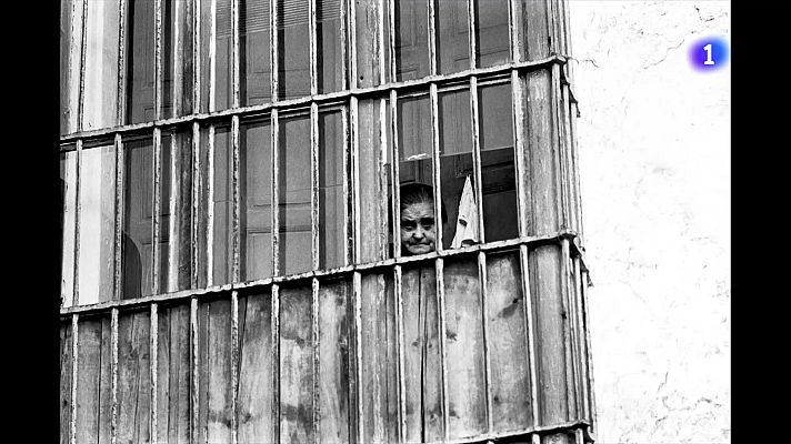 L'Informatiu - Les dones de l'Espanya dels anys 70, retratades al Disseny Hub