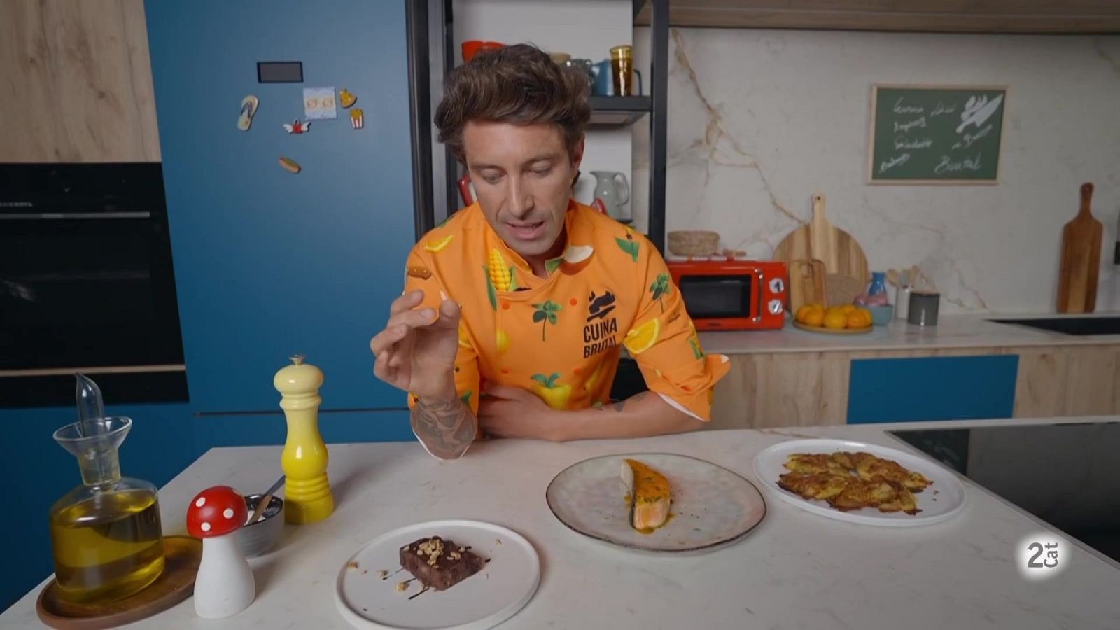 Patates smash, salmó amb salsa i brownie - Cuina brutal - Cuina Brutal | Ver