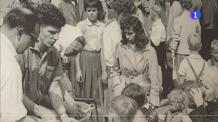 L'Informatiu - Alguns dels blocs originals del mur de Berlín arriben a Barcelona