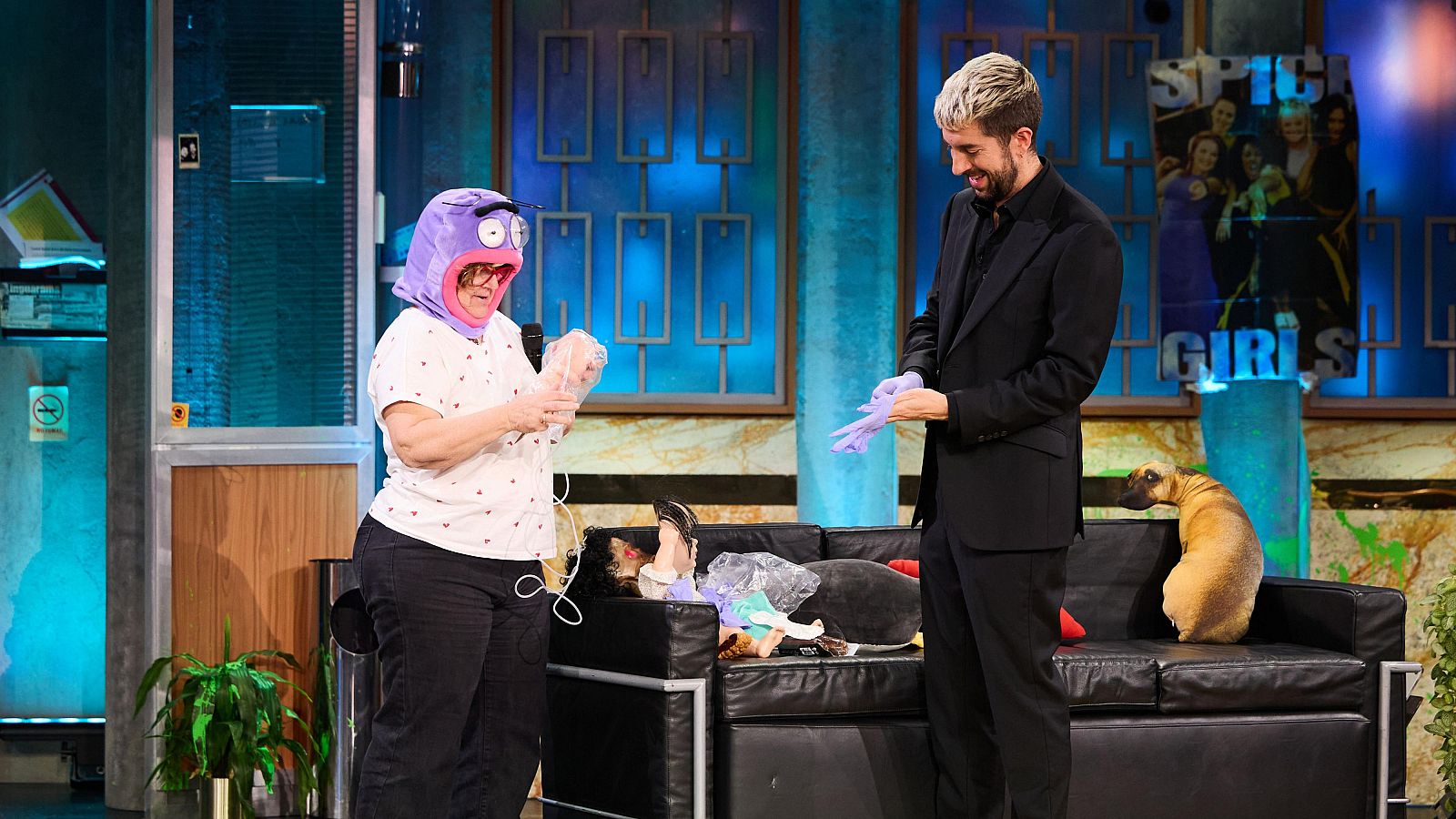 La Revuelta | Broncano aprende a asistir un parto - La Revuelta | Ver