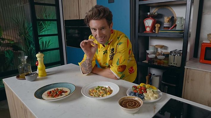 Cuina Brutal - Hummus de mongetes, amanida cowboy i fondue de xocolata i fruita