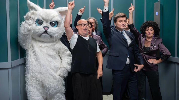 Late Xou con Marc Giró - En el ascensor del Late Xou con Javier Cámara