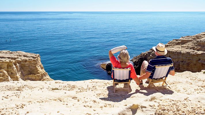 Telediario 1 - Los pensionistas aprovechan los viajes del Imserso para hacer turismo y socializar