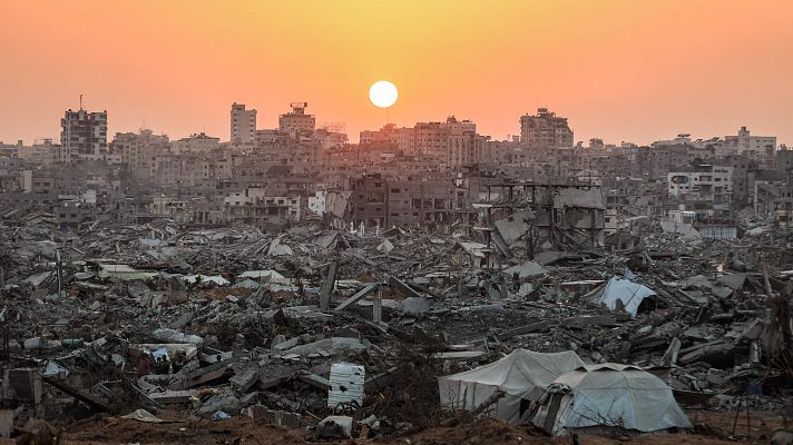 Telediario 2 - El escritor judío Peter Beinart presenta su libro "Ser judío tras la destrucción de Gaza"