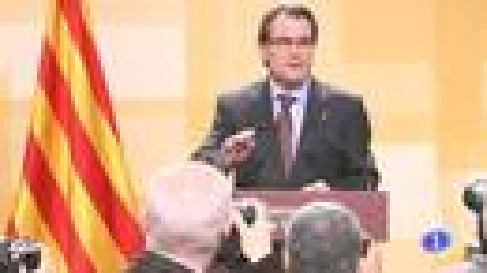 L'Informatiu: Artur Mas ha convocat una cimera sobre la corrupció i diu que cal repensar les despeses dels partits | RTVE Play