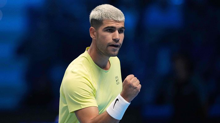 Tenis - Carlos Alcaraz se impone a Álex De Miñaur en el debut en las ATP Finals