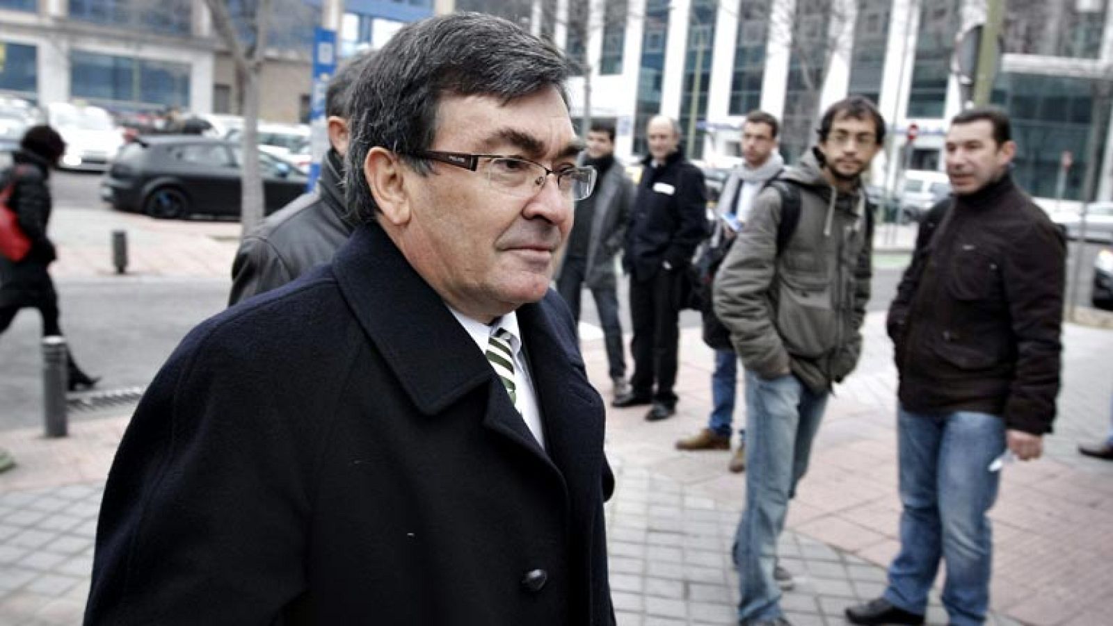 El exdirector deportivo del ONCE y del Liberty, Manolo Saiz, dijo hoy que aconsejó al médico Eufemiano Fuentes dejar el ciclismo si no se dedicaba a un solo equipo y que el día en que ambos fueron detenidos se habían citado para tratar el reingreso