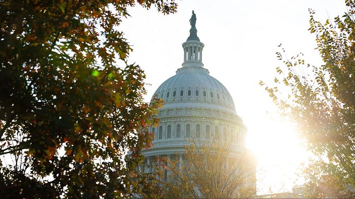 El Senado de EE.UU. avanza hacia un proyecto de ley para reabrir el gobierno federal - Telediario 1 | Ver