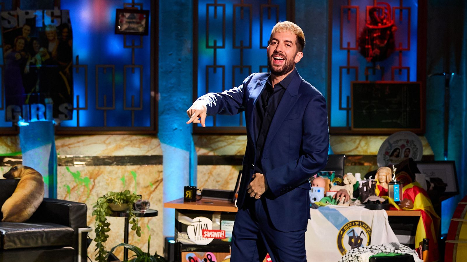 La Revuelta | Broncano celebra el récord de audiencia con Rosalía - La Revuelta | Ver