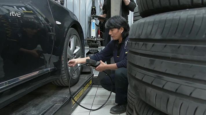 Aquí hay trabajo - Ellas reparan