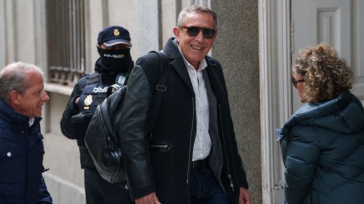 Telediario 1 - Dos periodistas confirman que supieron de la confesión del novio de Ayuso antes que el fiscal