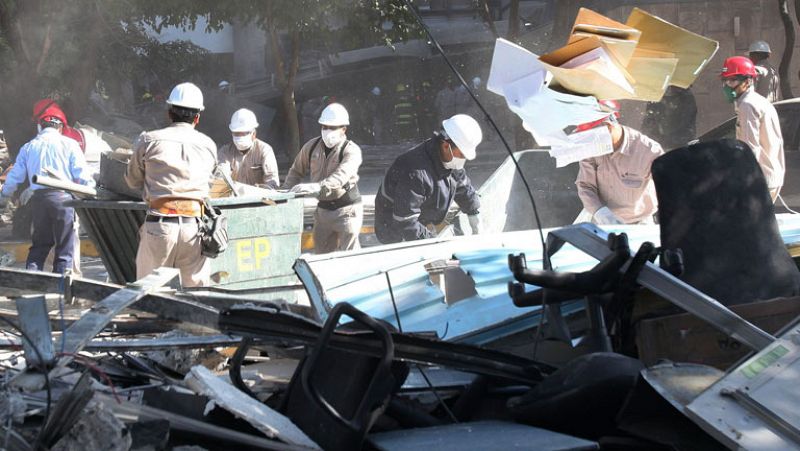 Las autoridades siguen investigando las causas de la explosión en PÉMEX