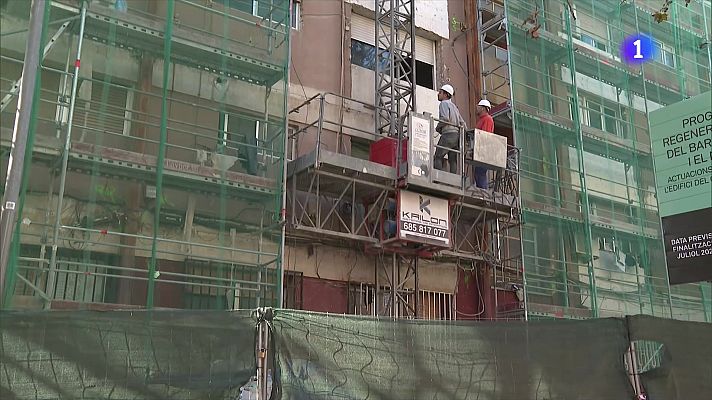 L'Informatiu - El Besòs, un barri apuntalat