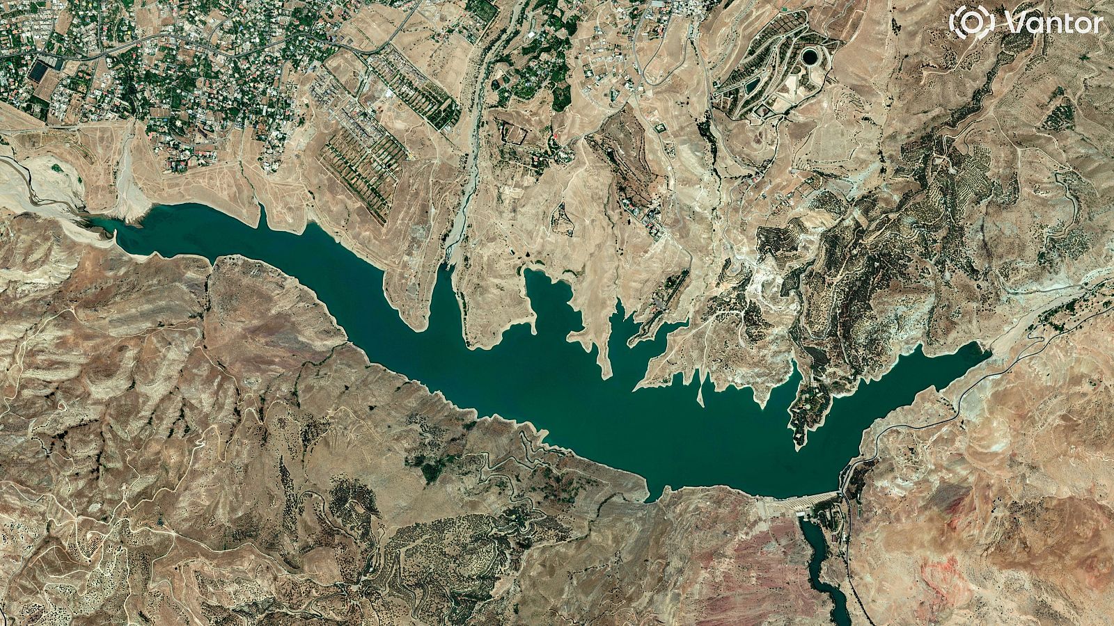 La sequía en Irán podría provocar la evacuación de Teherán, la capital - La tarde en 24h | Ver