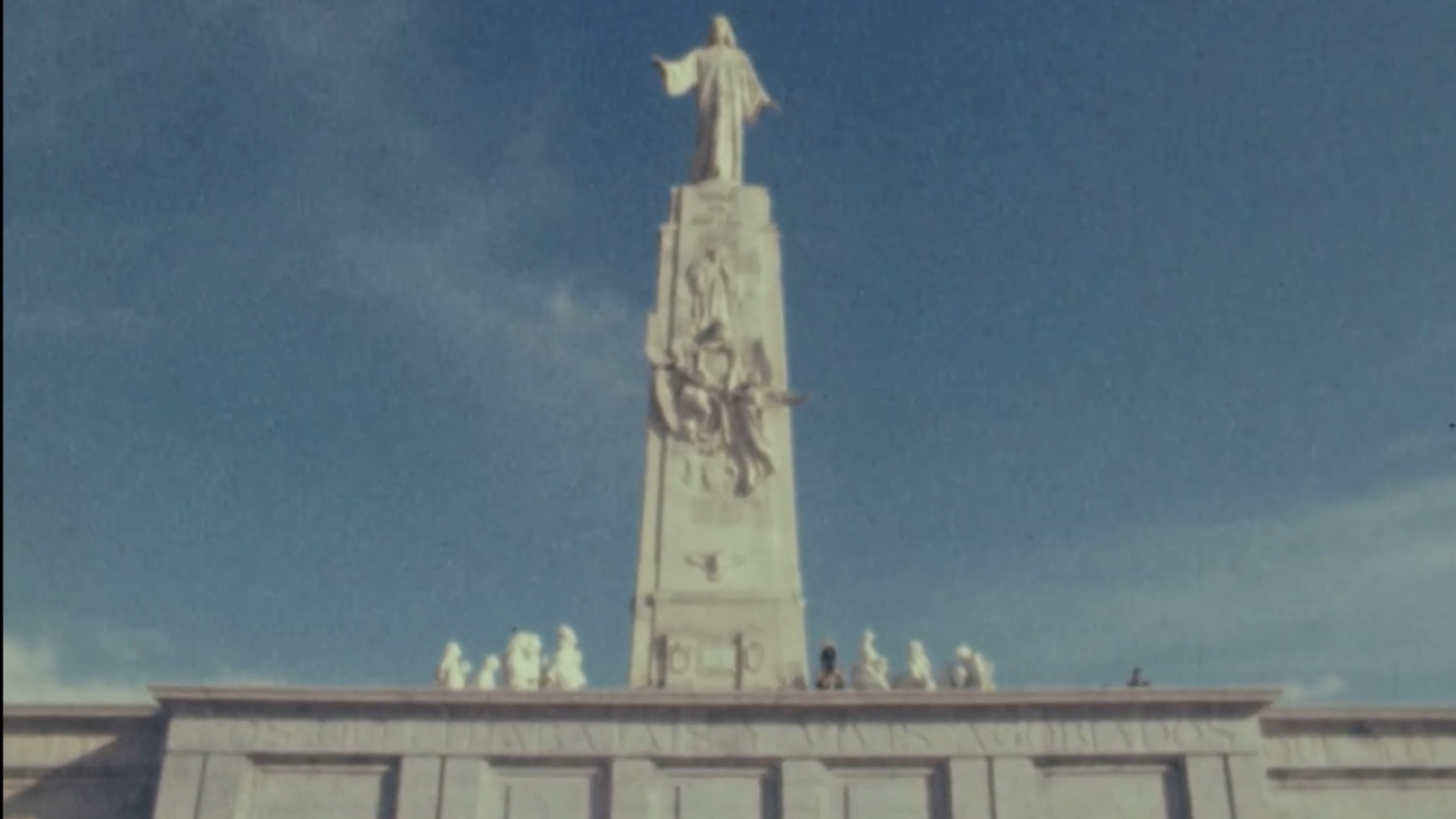 Primera grabación en color de TVE en 1965, Francisco Franco inaugura el nuevo monumento en el Cerro de los Ángeles, Madrid - Fue noticia en el Archivo de RTVE | Ver