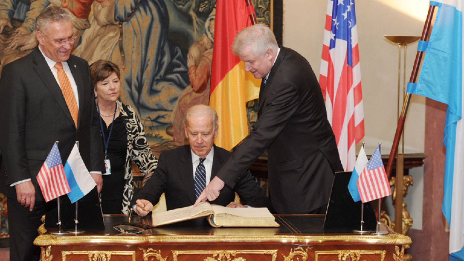  Irán está dispuesto a negociar con Estados Unidos sobre su programa nuclear y Rusia ha escuchado por primera vez a la oposición siria: son los dos resultados más visibles de la Conferencia de Seguridad que acaba de terminar en Múnich.