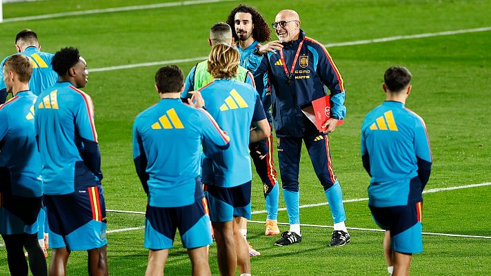 Los Deportes de La1 - España, pendiente del césped de La Cartuja