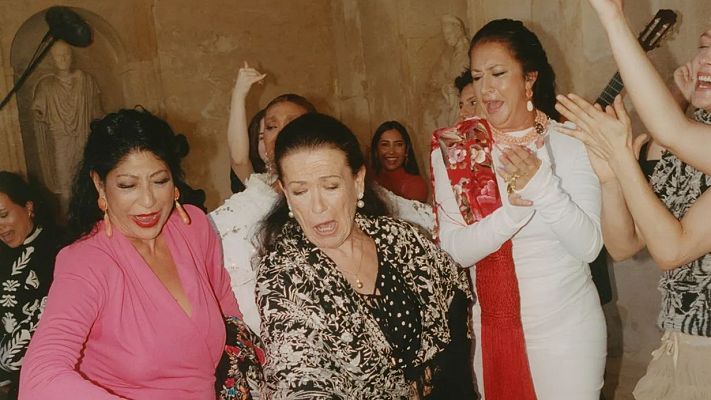 Telediario 1 - Las mujeres del flamenco conquistan la revista 'Vogue'