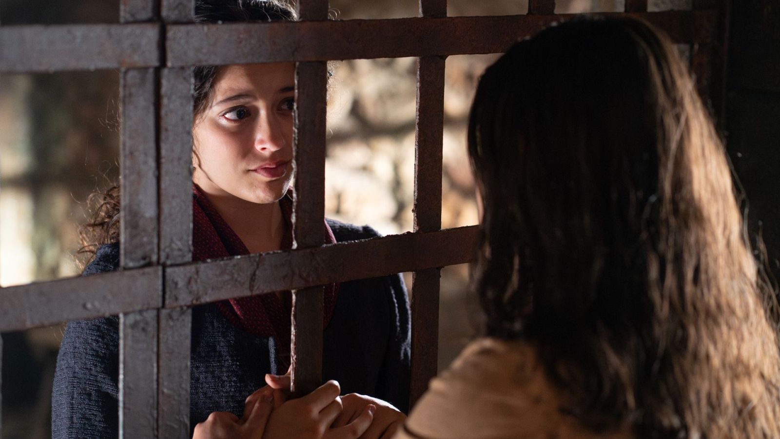 {lastMultimedia.title}}