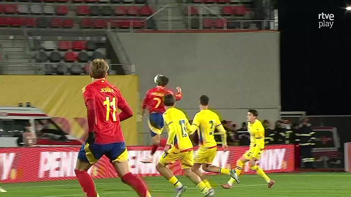 Fútbol - Sub-21. Rumanía - España | Gonzalo marca de cabeza tras un jugadón para abrir el marcador (0-1)