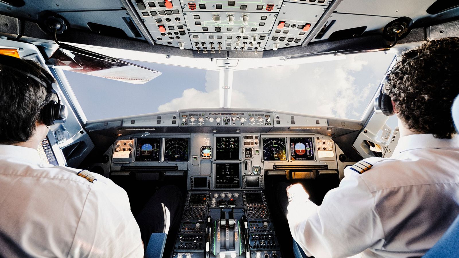 Falso comandante: engaño de altos vuelos - Mañaneros 360 | Ver