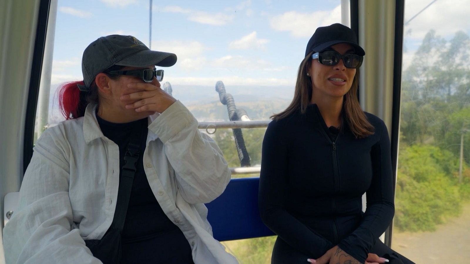 Hasta el fin del mundo - Andrea y Jedet suben a un teleférico - Hasta el fin del mundo | Ver