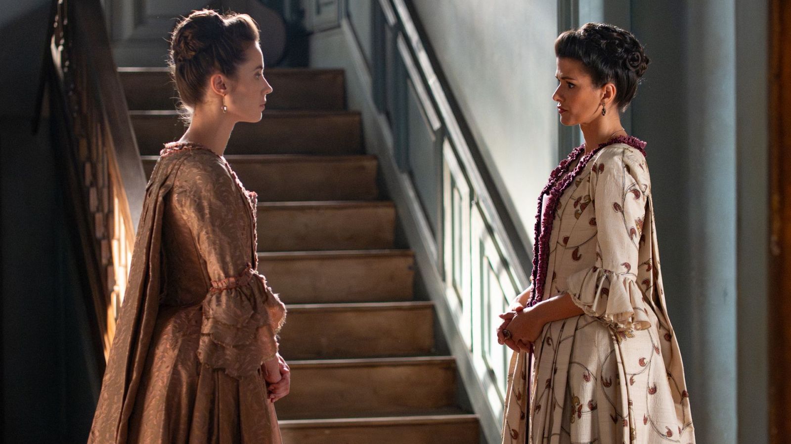 {lastMultimedia.title}}