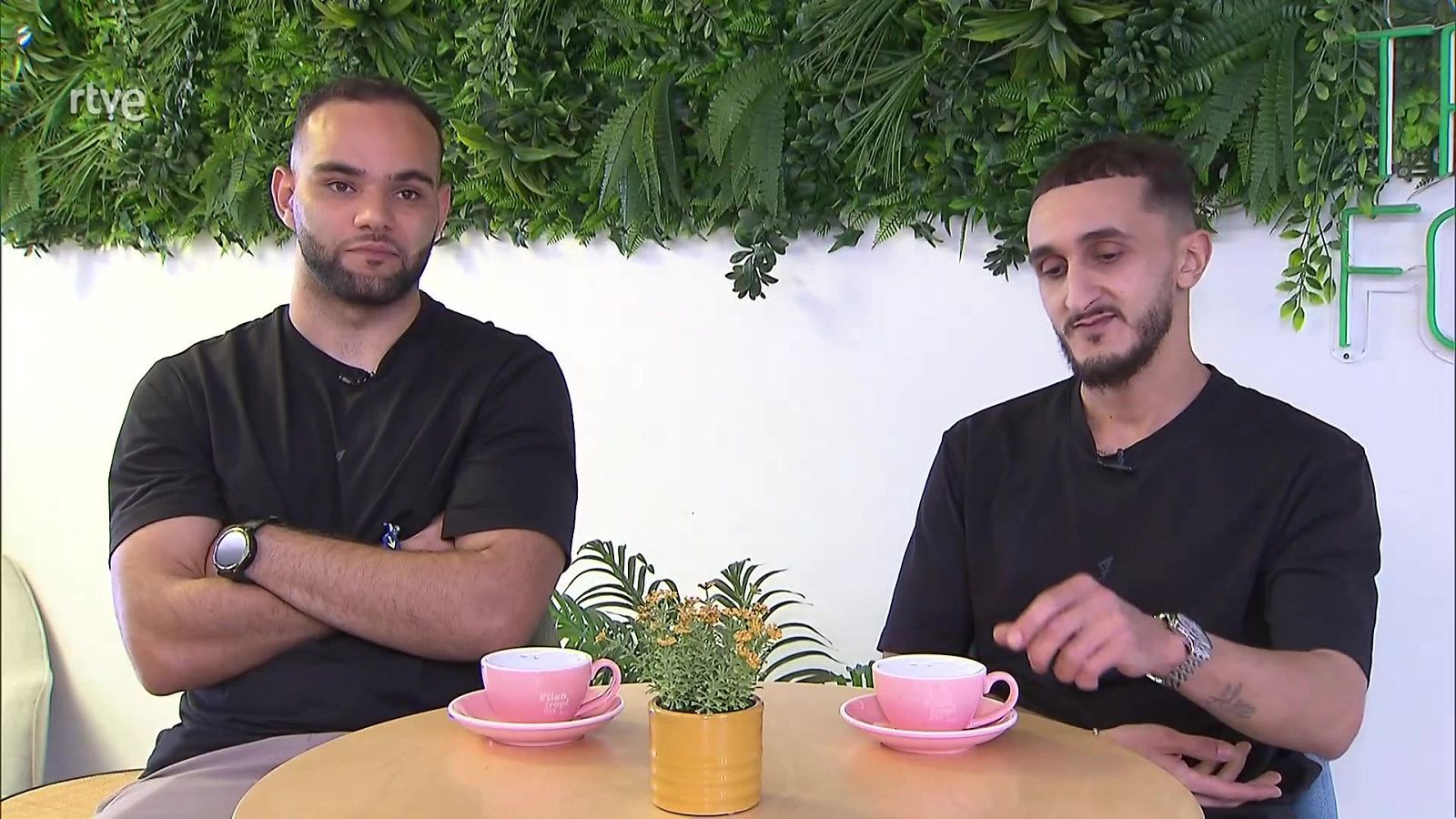 Café que cambia vidas - Aquí hay trabajo | Ver