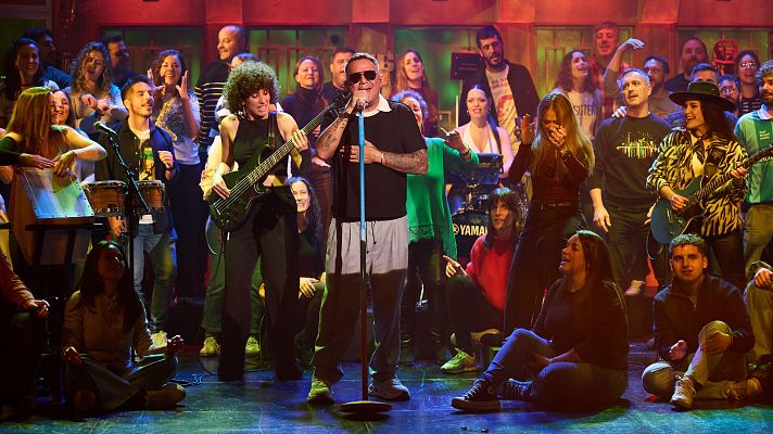 La Revuelta | Alejandro Sanz - \"Las guapas\" - La Revuelta | Ver