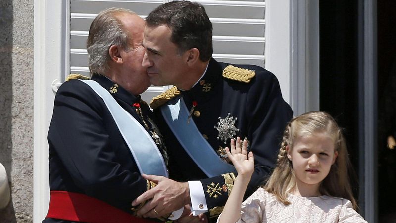 Juan Carlos I y Felipe VI, dos formas diferentes de reinar - La hora de La 1 | Ver