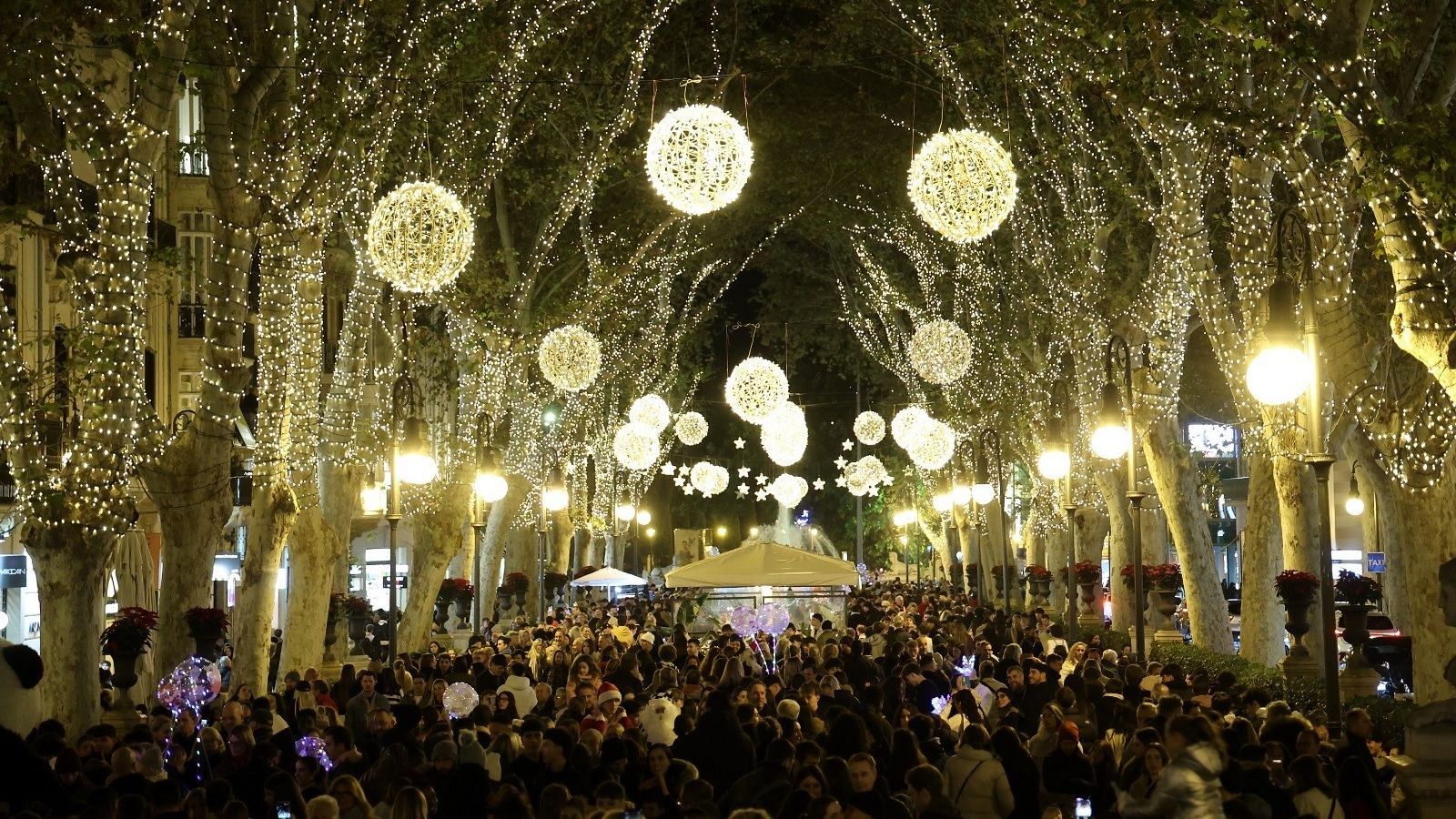 Se enciende la Navidad por toda España | Ver