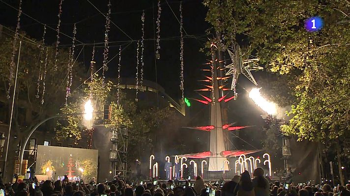 L'Informatiu - El Nadal il·lumina Barcelona i Badalona amb energia 100% renovable