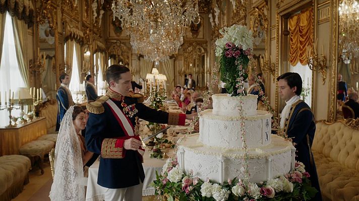 ENA. La reina Victoria Eugenia - Ena trajo las tartas de boda a España