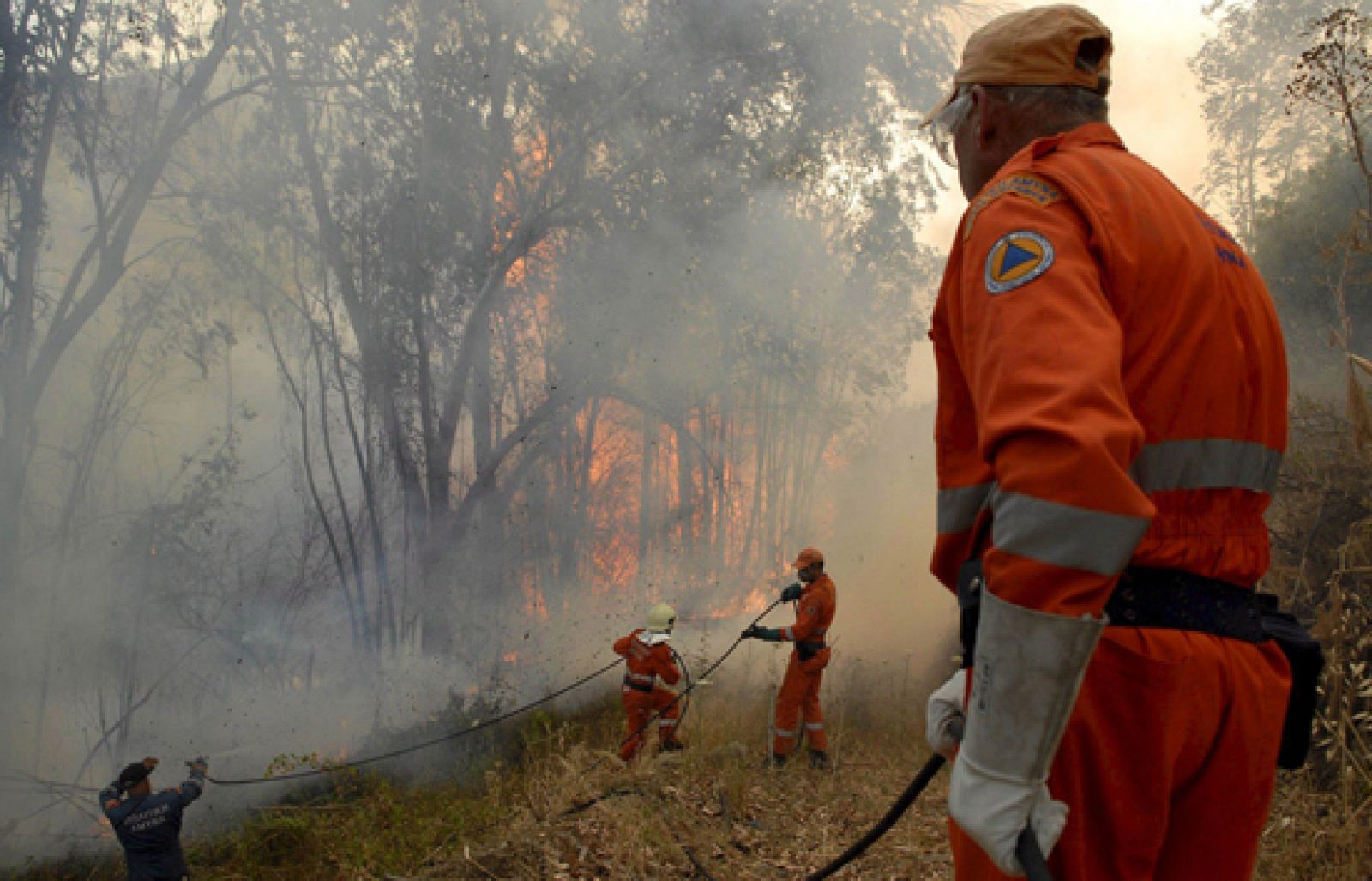 Peligroso incendio en Chipre