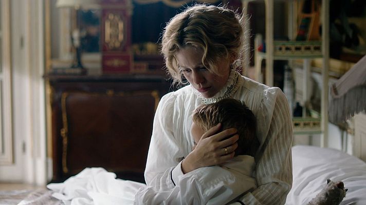 ENA. La reina Victoria Eugenia - El príncipe de Asturias tiene hemofilia