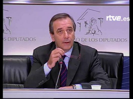  - Alonso desea suerte a Cospedal