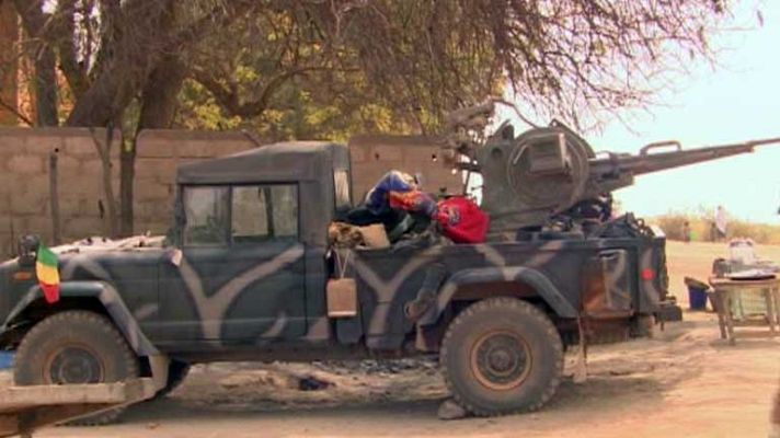 Telediario 1 - En Mali sigue la ofensiva del ejército y las tropas francesas se dirigen hacia Gao