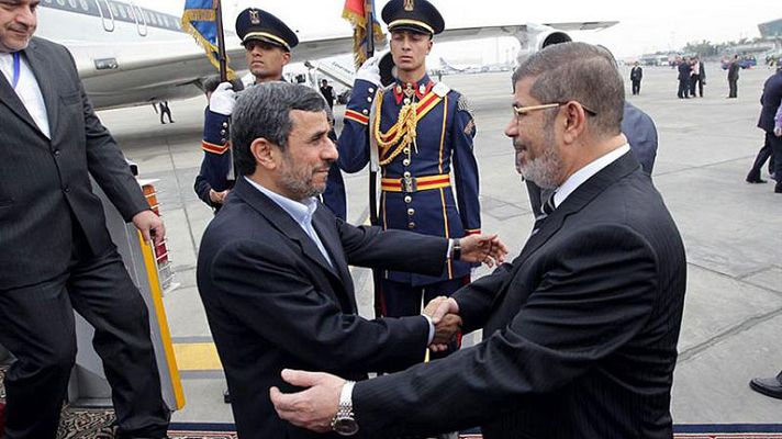 Informativo 24h - Ahmadineyad llega a Egipto en la primera visita de un presidente iraní desde 1979