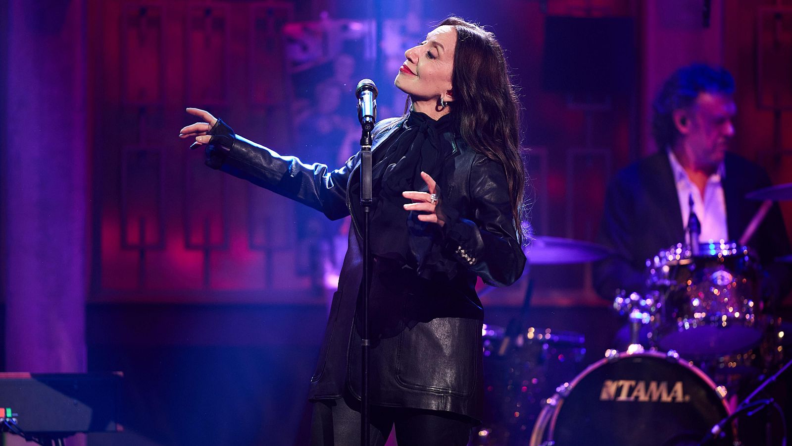 La Revuelta | Luz Casal - "¿Qué has hecho conmigo?" - La Revuelta | Ver