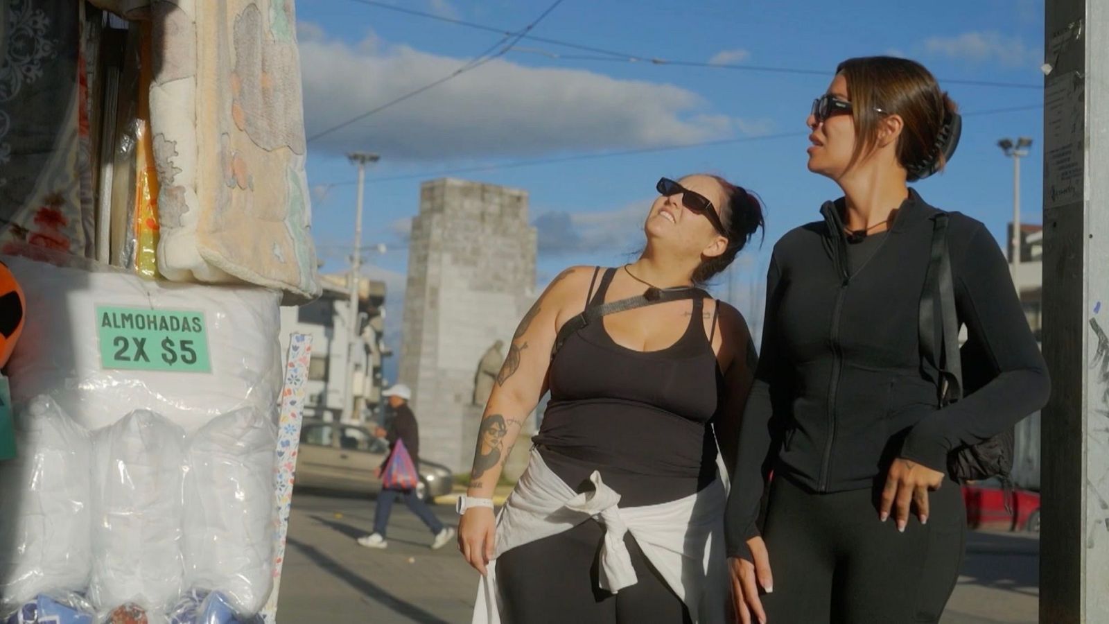 Hasta el fin del mundo - Jedet y Andrea de compras en Cuenca - Hasta el fin del mundo | Ver