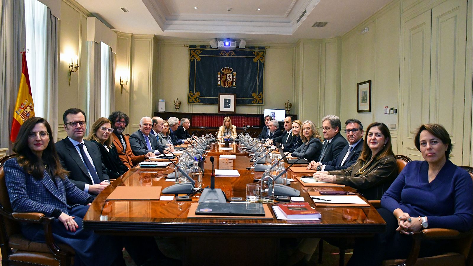 Telediario 1 en cuatro minutos - 26/11/25 - RTVE.es | Ver