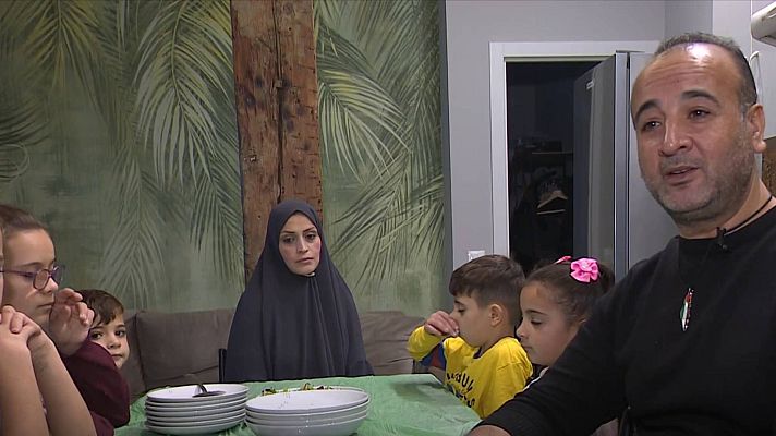 Refaat, médico gazatí refugiado con su familia en España: \"La muerte sigue, todos los días hay víctimas\" | Ver ahora