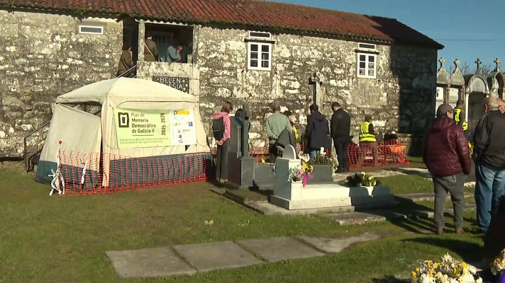 Telexornal - Galicia - Fosa en el cementerio de Santa María de Luou, A Coruña