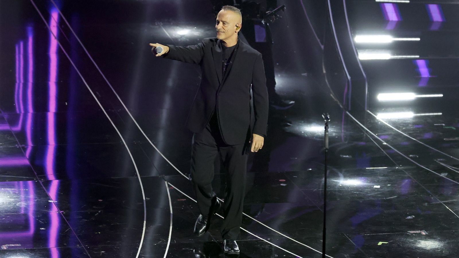 Eros Ramazzotti celebra más de 40 años en la música | Ver