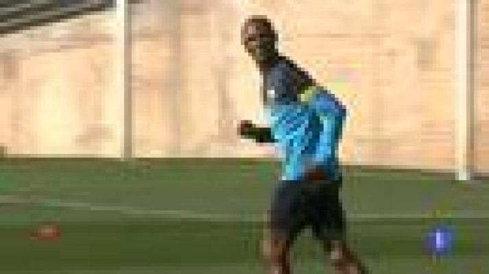 Telediario 1 - Eric Abidal vuelve a entrenar