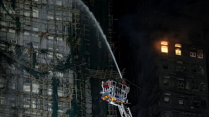 Informativo 24h - Hong Kong investiga las causas de su incendio más mortífero