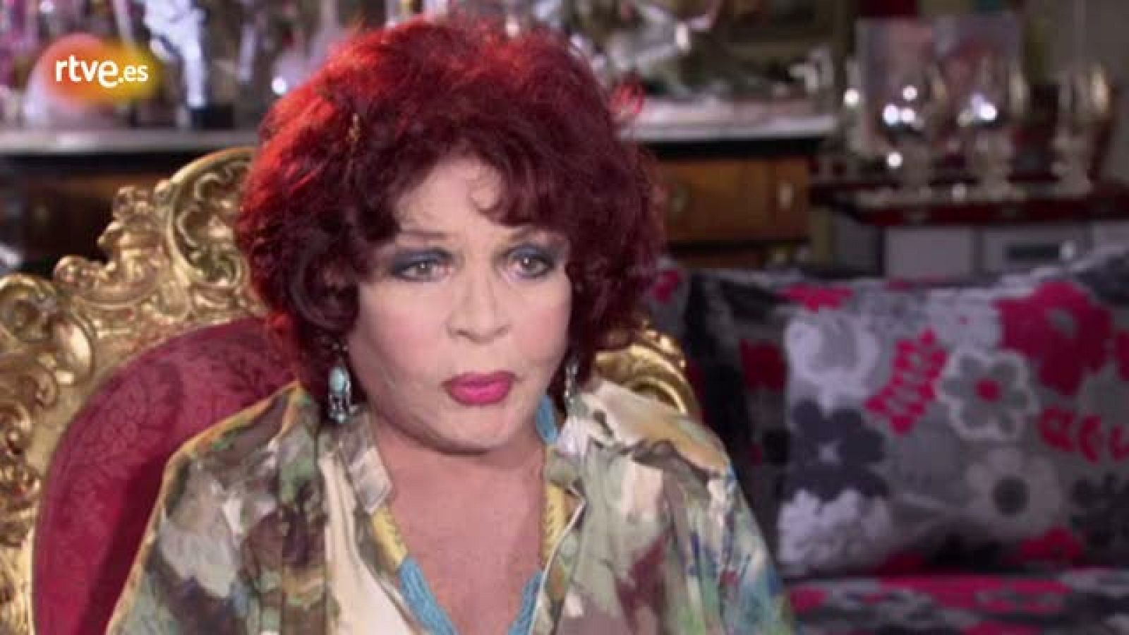 Sara Montiel recuerda, con todo detalle, aquella jornada de grabación en Barcelona, y cómo tuvieron que ir bajando tonos para adaptar las canciones a su voz y forma de cantar - Crónicas | Ver